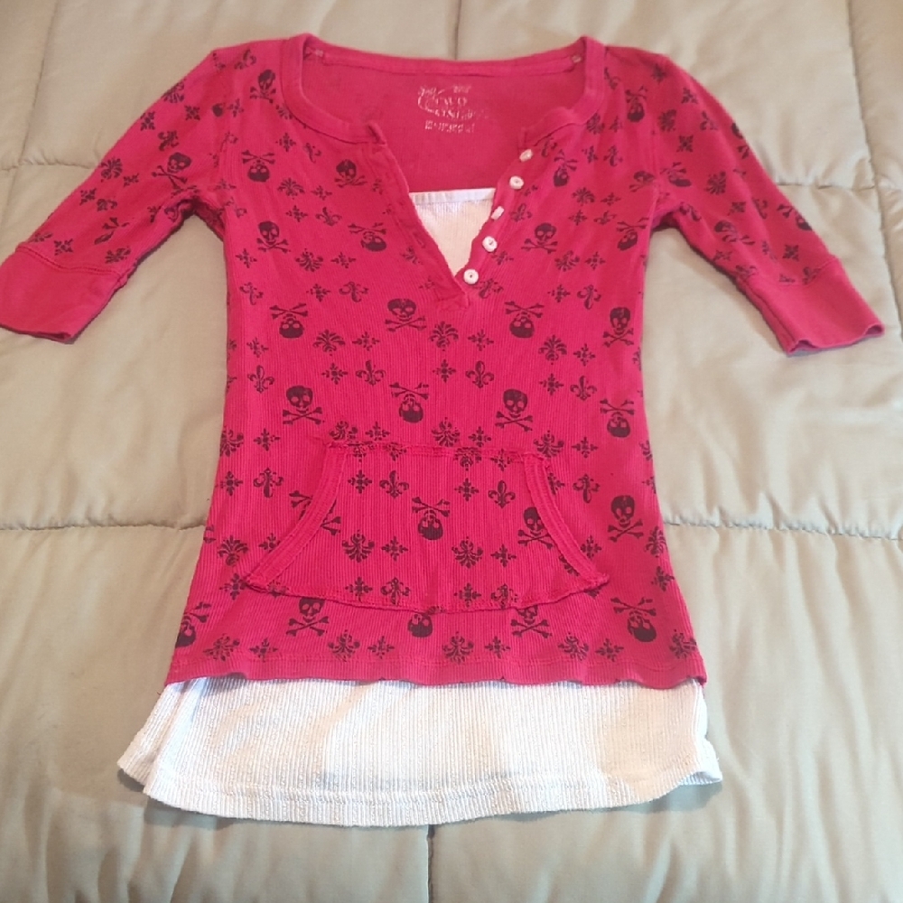 Pink And Black Skull Shirt!!